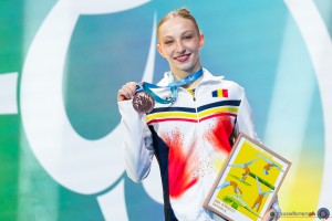 wag aa f podium sfe08241 simone ferraro ph